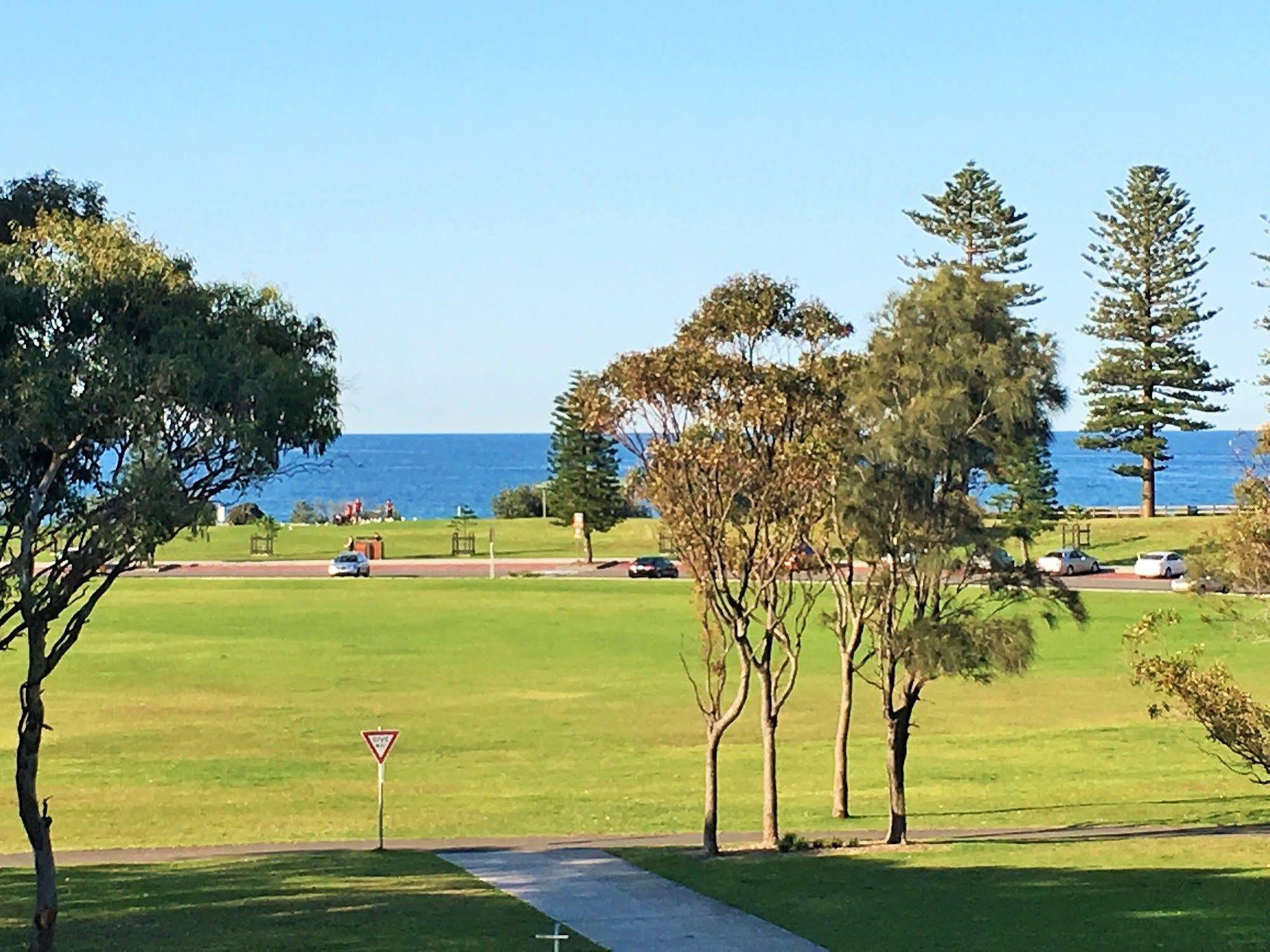 Beach Park Motel Wollongong Dış mekan fotoğraf